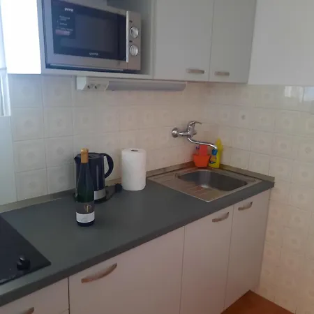 Apartment Polic