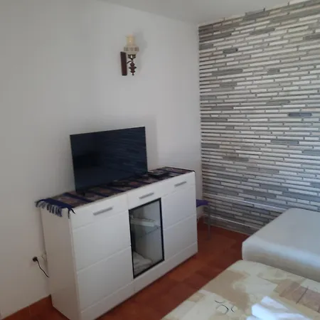 Polic Apartment Primosten